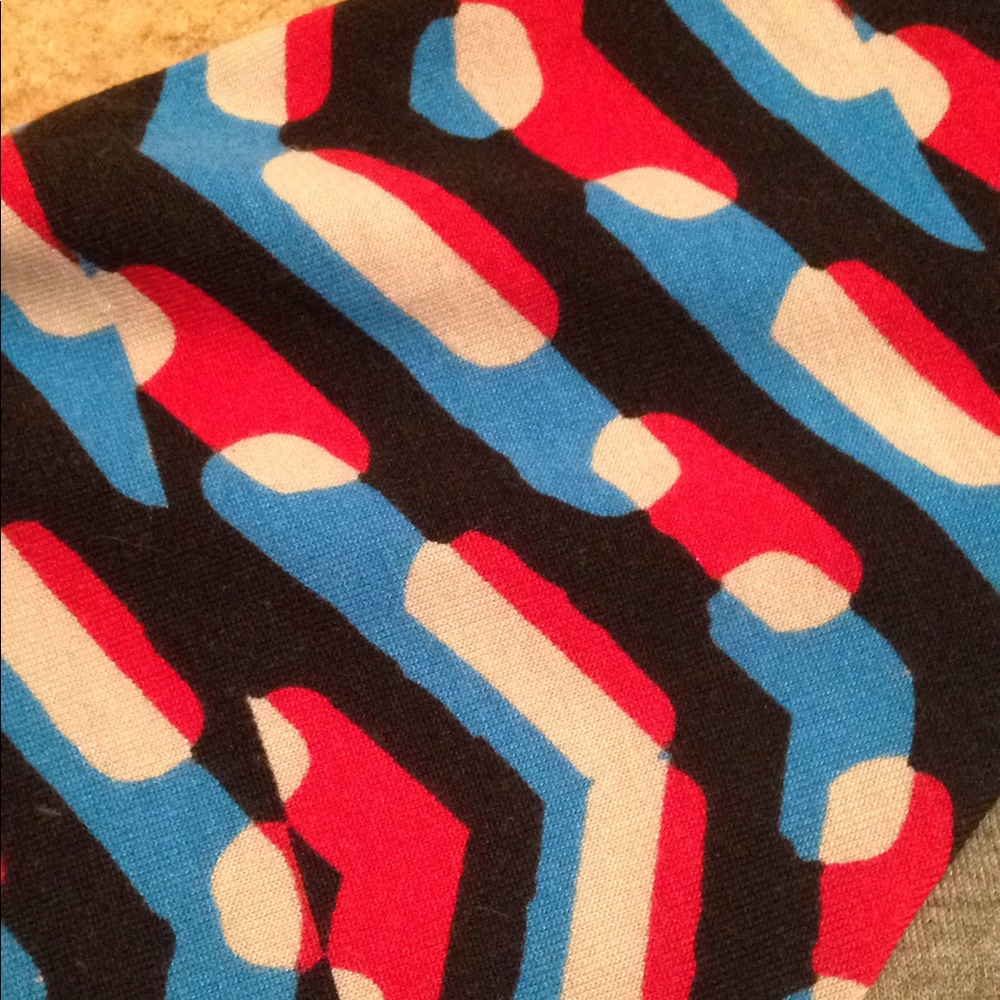 🐱 LuLaRoe Randy tee - Picture 2 of 4